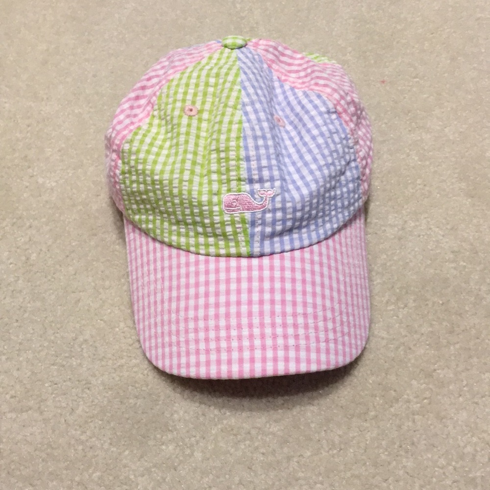 Vineyard vines hat.